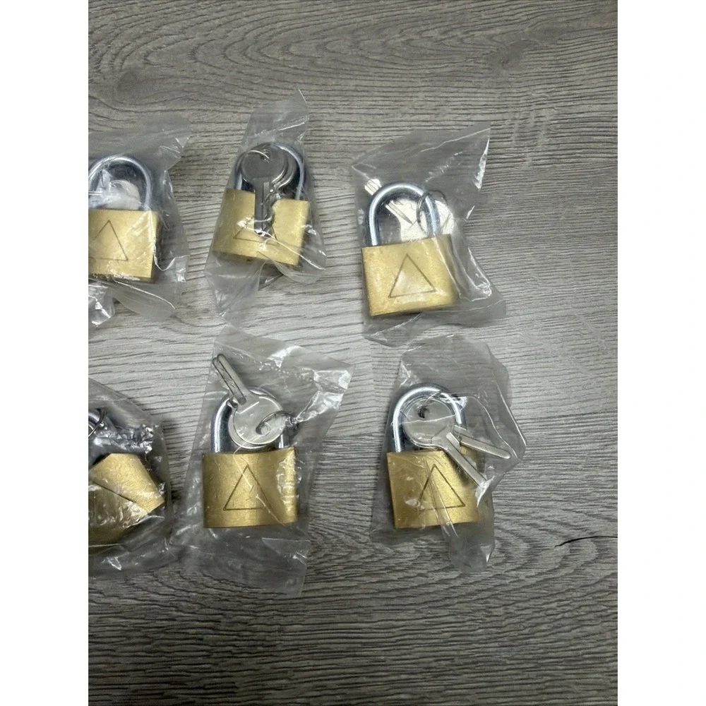Padlock Lot Of 8. Brand‎ New/ Sealed 2 Keys With Each Lock